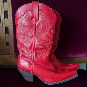 Crush by Durango RD3485 12” fox tip collar red western boots. Size 8
